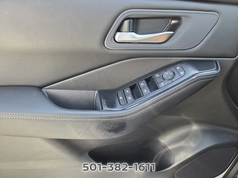 Used 2026 White Pearl NISSAN 2026.5 FWD SV image 32