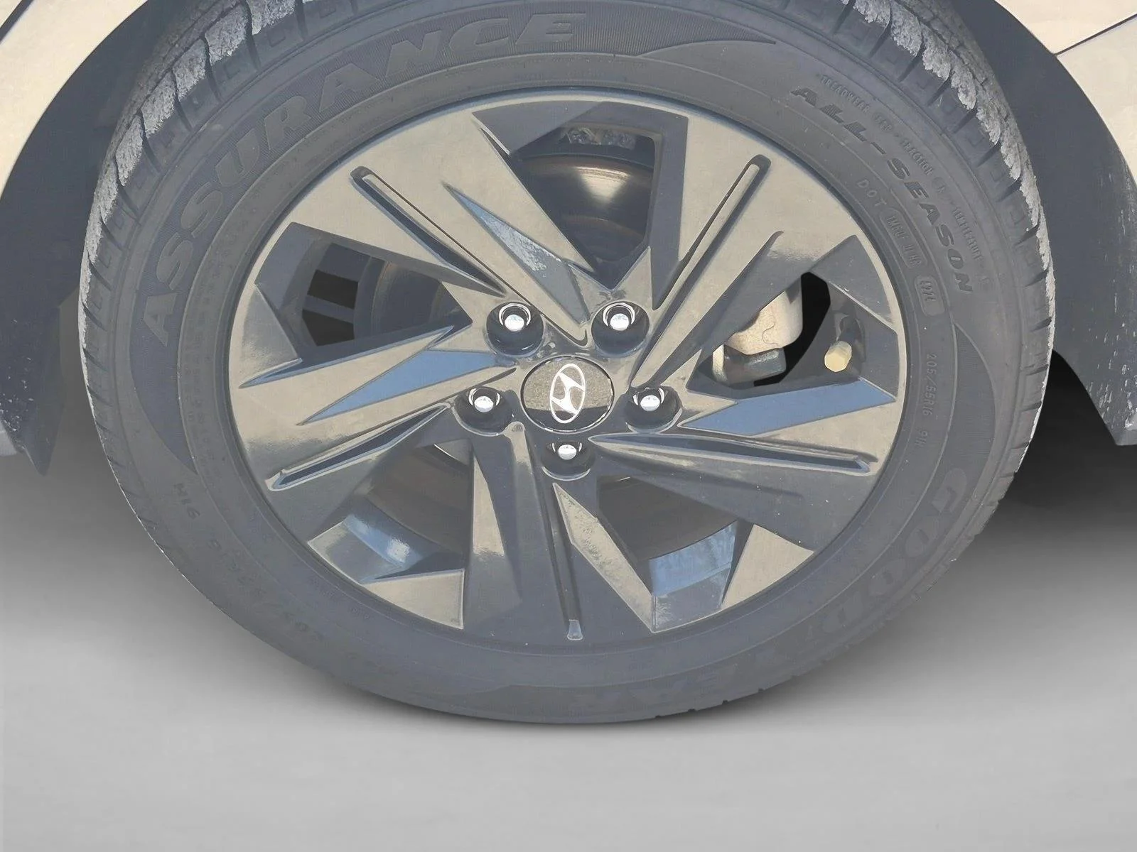 Used 2023 Fluid Metal Hyundai SEL image 16