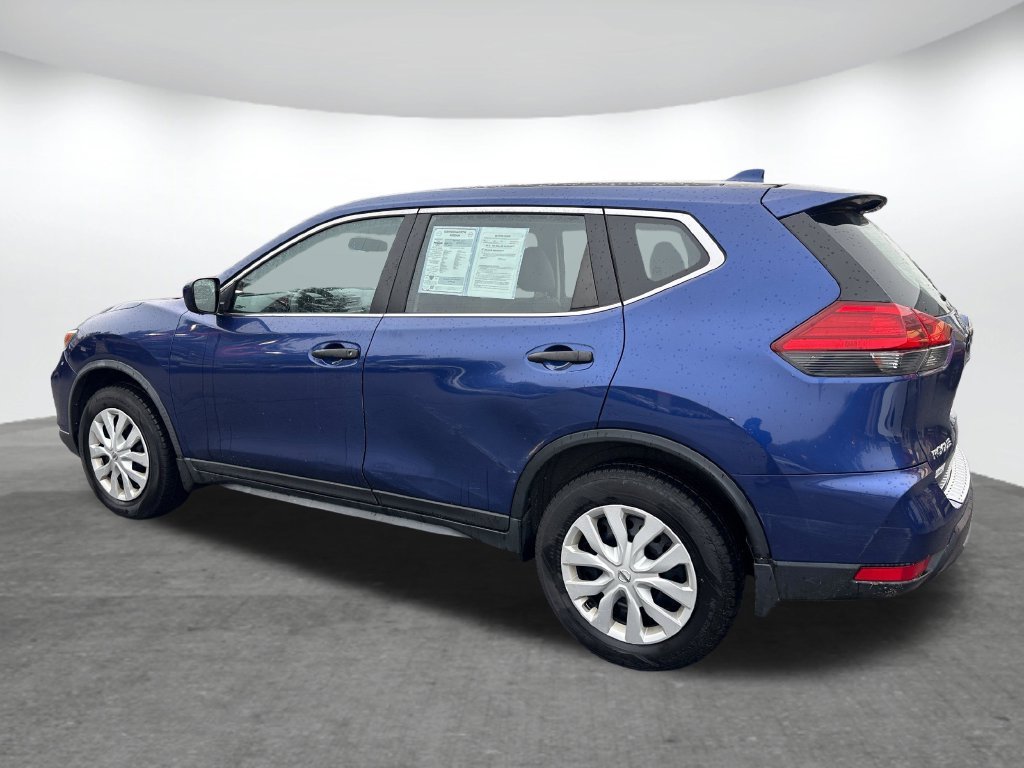 Used 2017 Blue Nissan S image 9