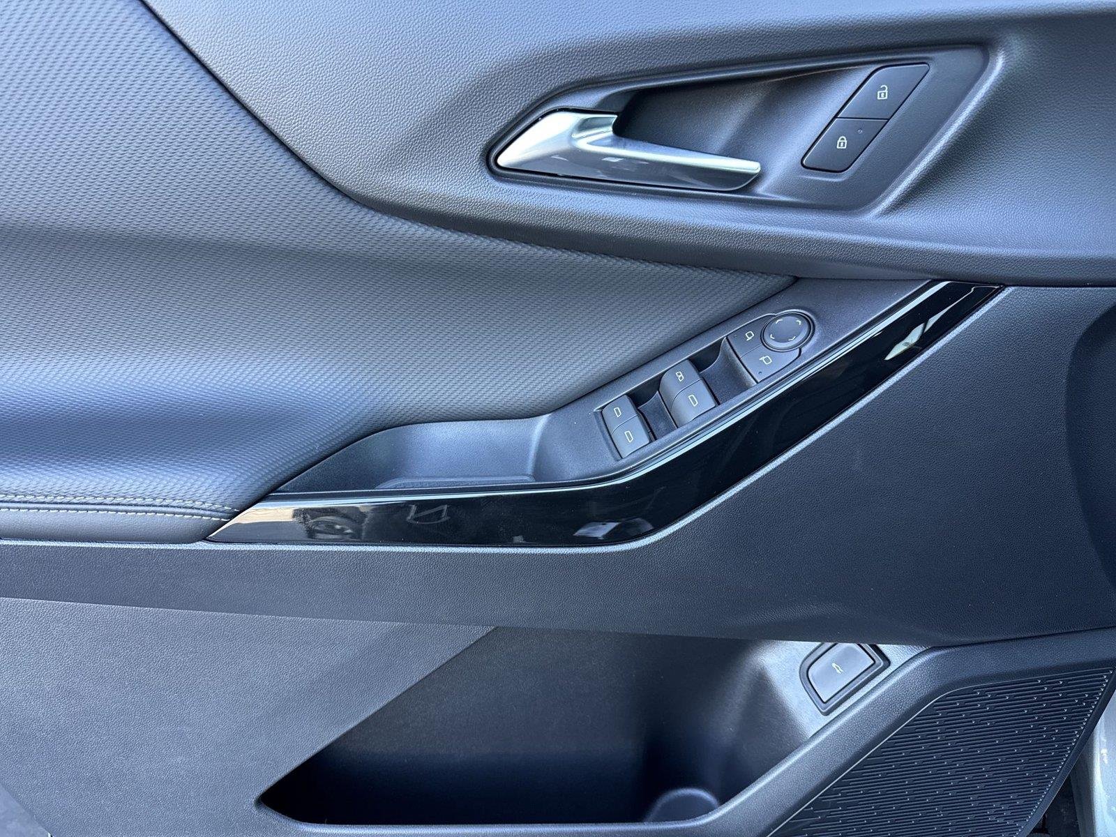 2027 Chevrolet Equinox LT - Photo 27
