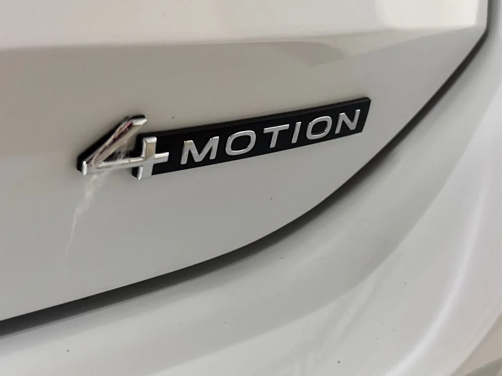 Used 2025  Volkswagen 2.0T SEL R-Line image 15