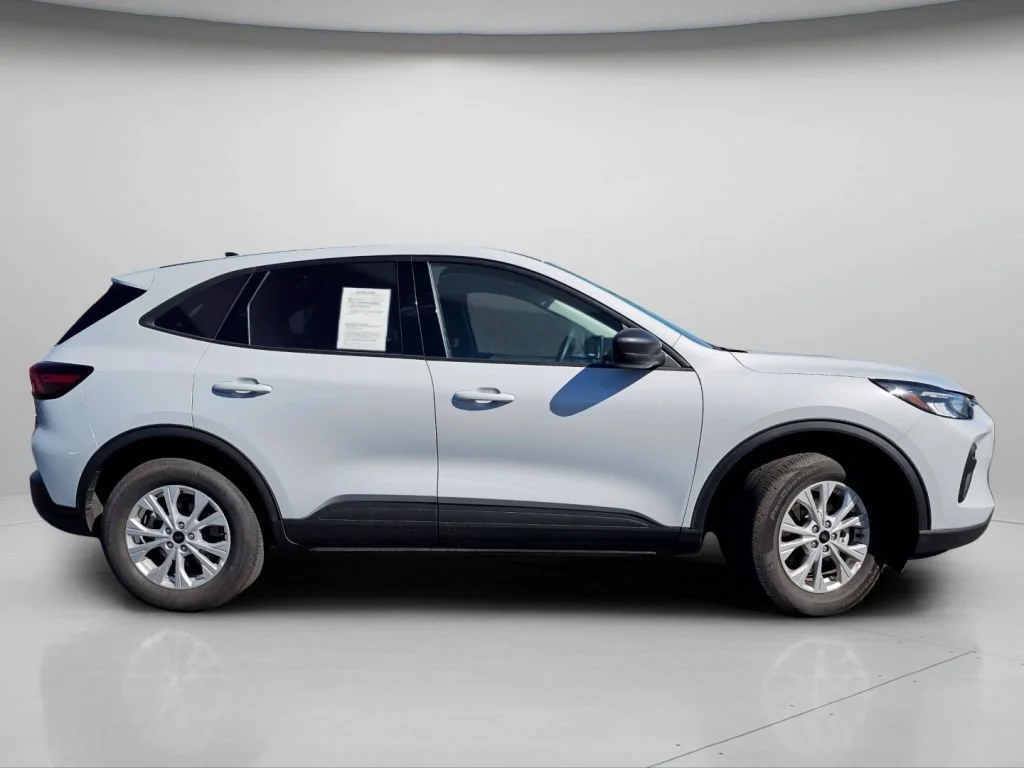 Used 2025 Silver Metallic Ford Active image 25