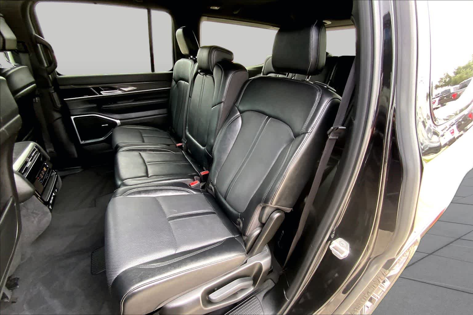 Used 2024 Diamond Black Crystal Pearlcoat Jeep Series II image 20