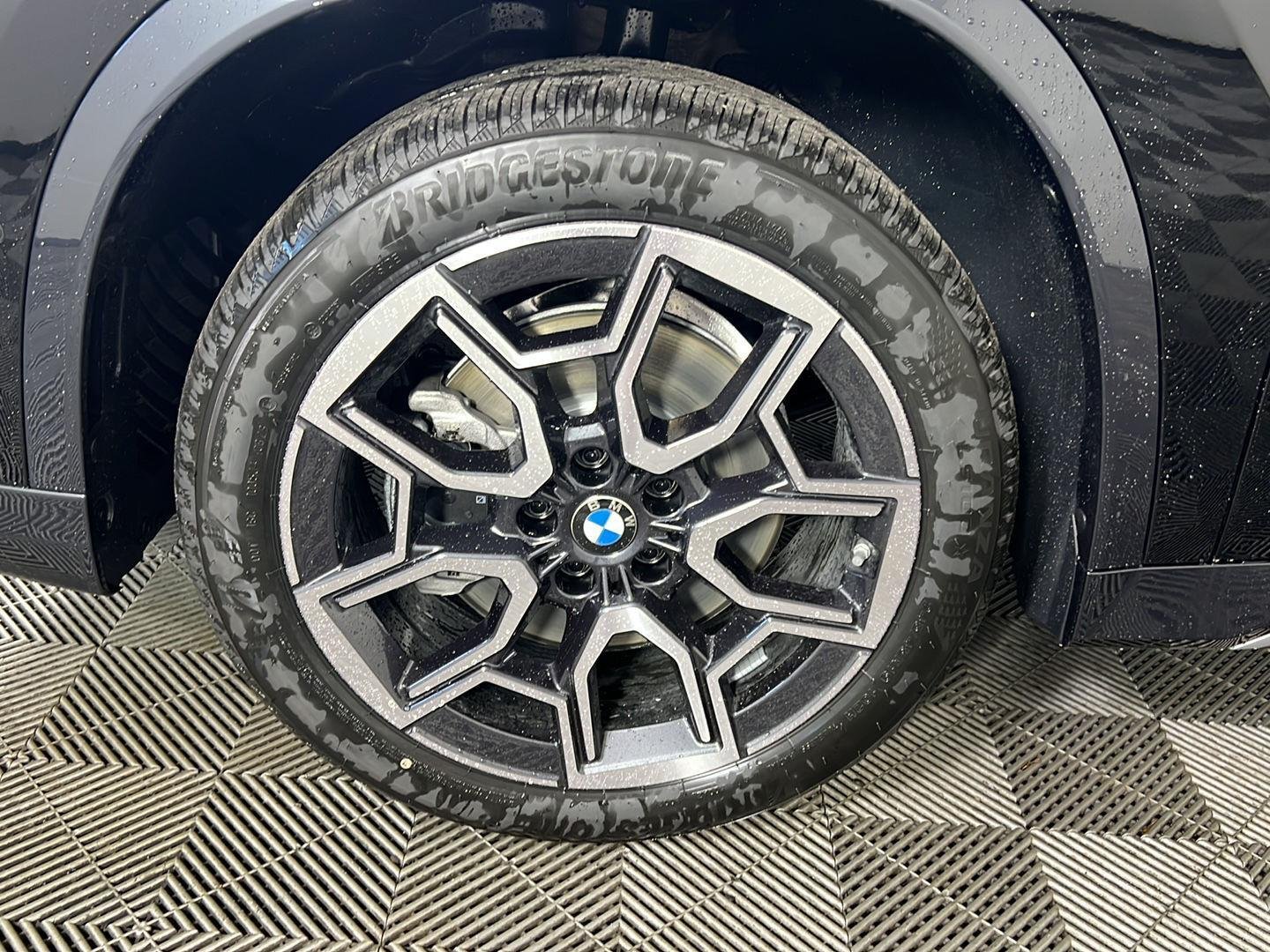 New 2026 Jet Black BMW xDrive28i image 6