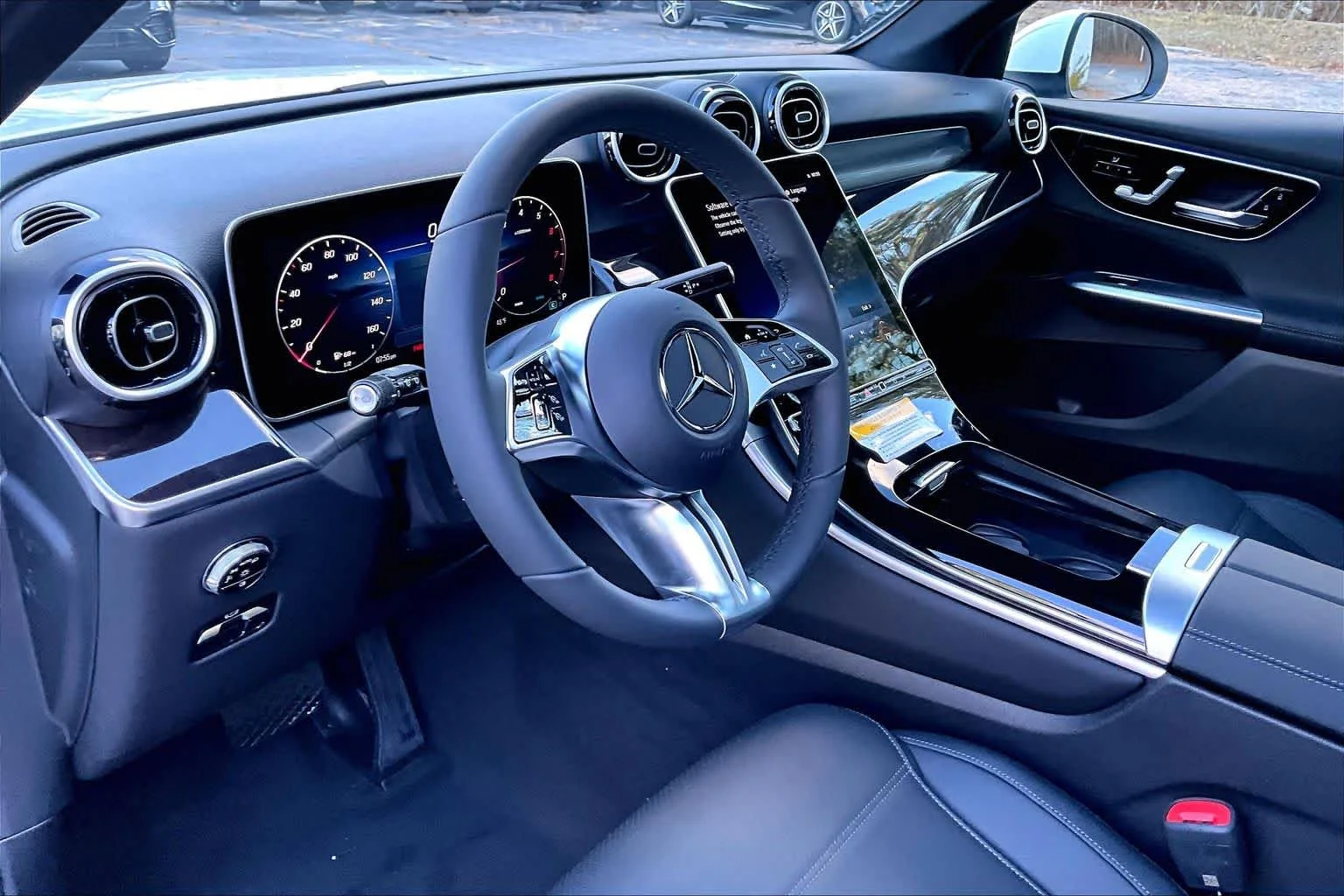 New 2026 Polar White Mercedes-Benz GLC 300 image 10