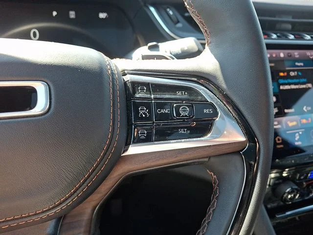 Used 2023 Diamond Black Jeep Summit image 22