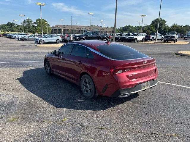Used 2022 Red Kia LXS image 6