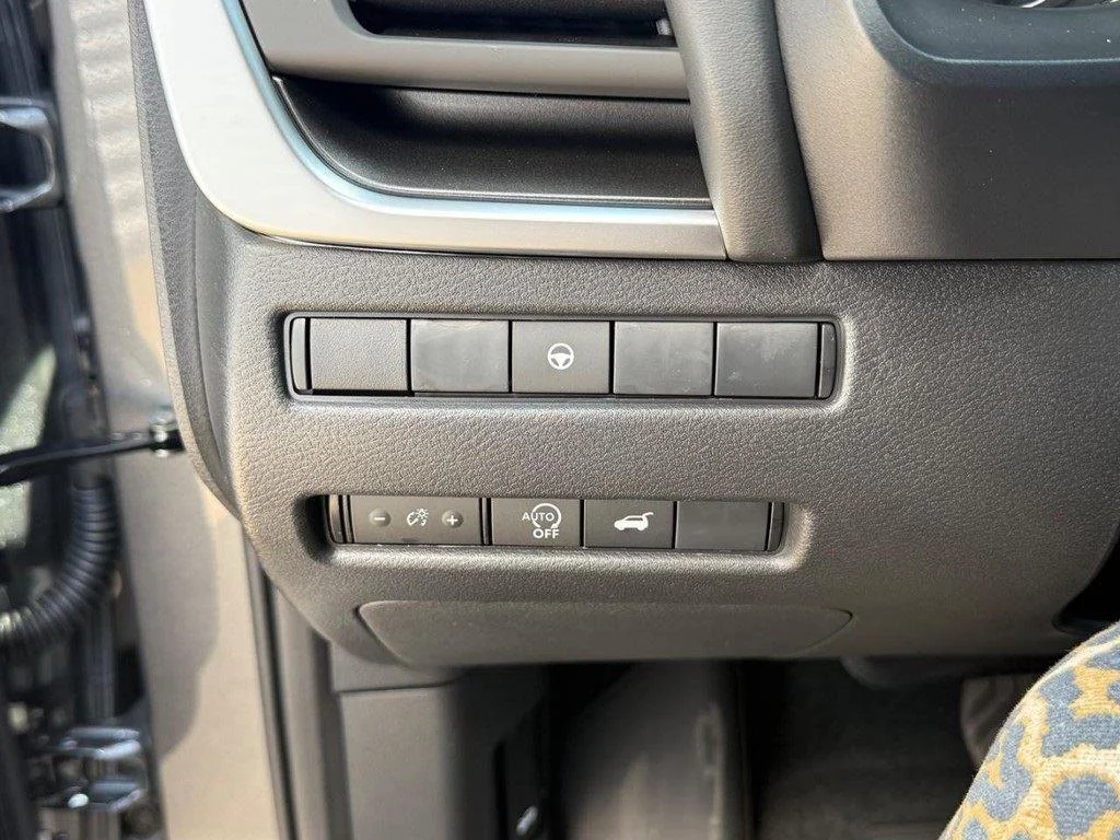 2026 Nissan Rogue SV - Photo 10