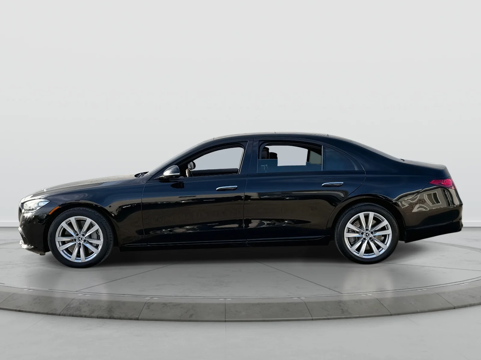 Used 2022  Mercedes-Benz S 500 image 4