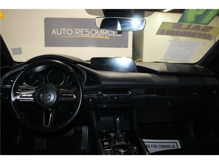 Used 2019 Deep Crystal Blue Mica Mazda Hatchback 4D image 13