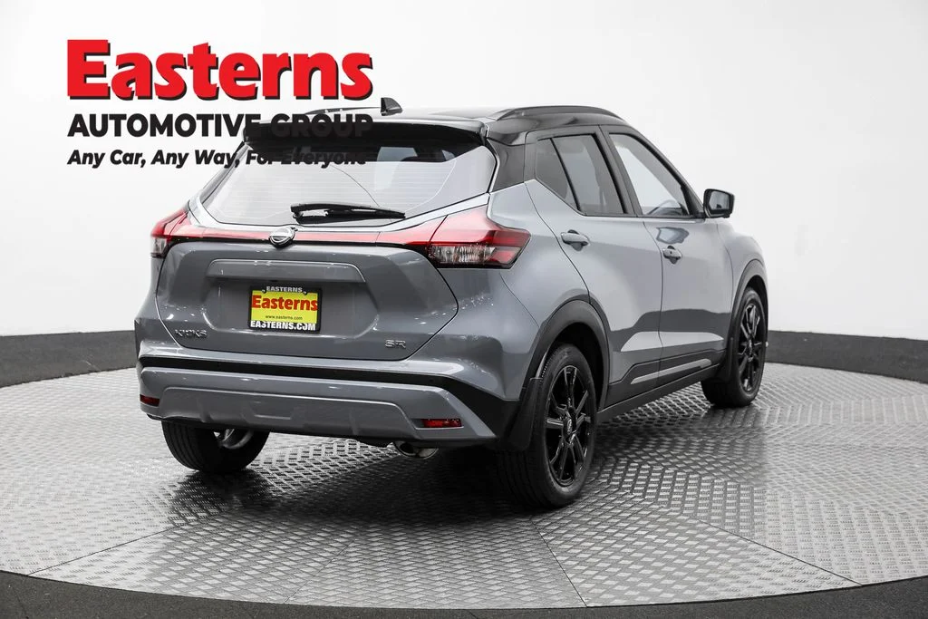 Used 2023 Gray Nissan SR image 5