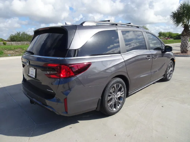 New 2027 Modern Steel Metallic Honda Touring image 4