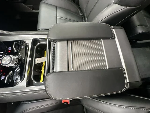 New 2026 High Gloss Black Exterior Paint Jeep Limited Reserve image 24