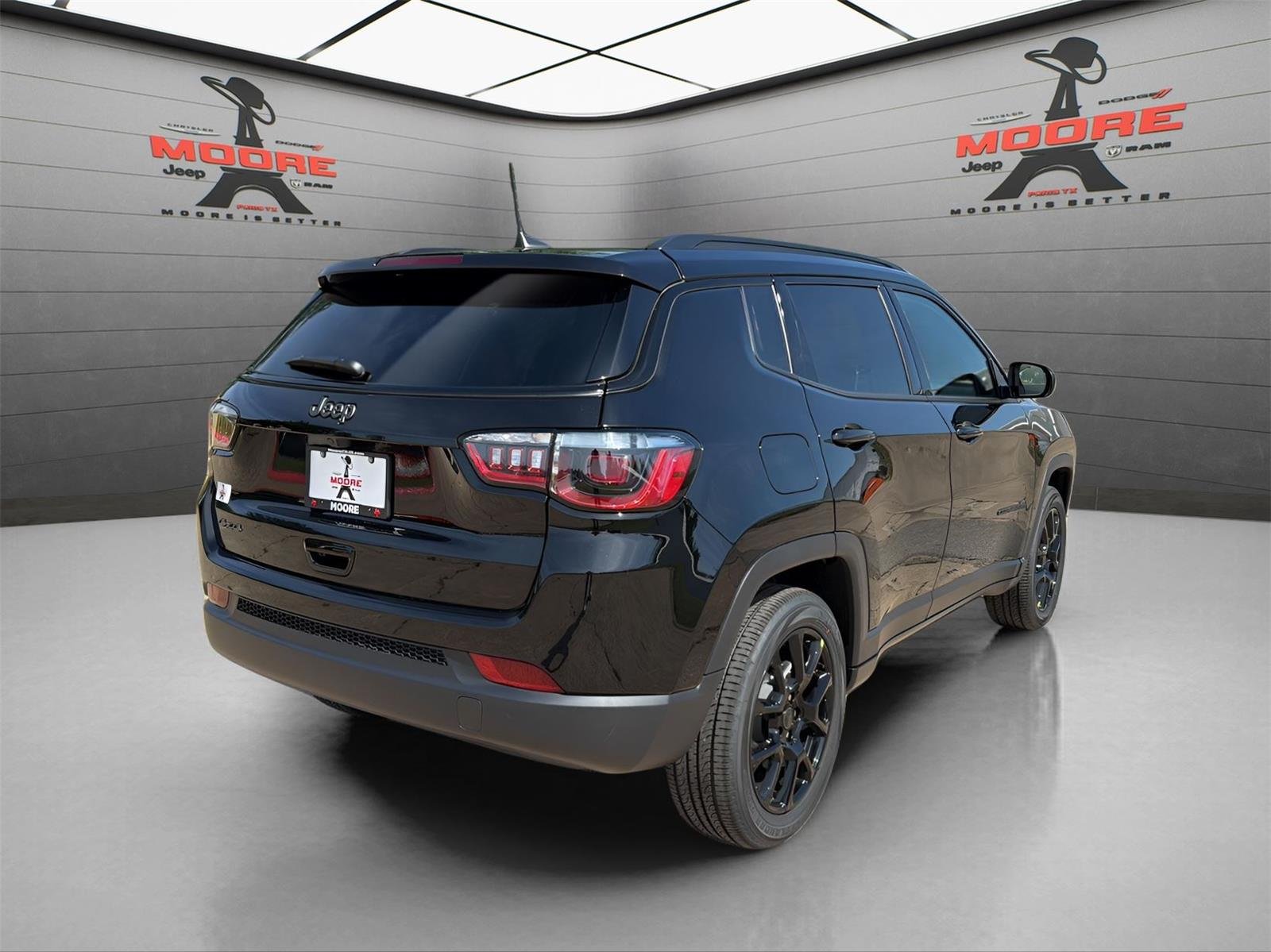 New 2026 Diamond Black Crystal Pearlcoat Jeep Latitude Altitude image 8