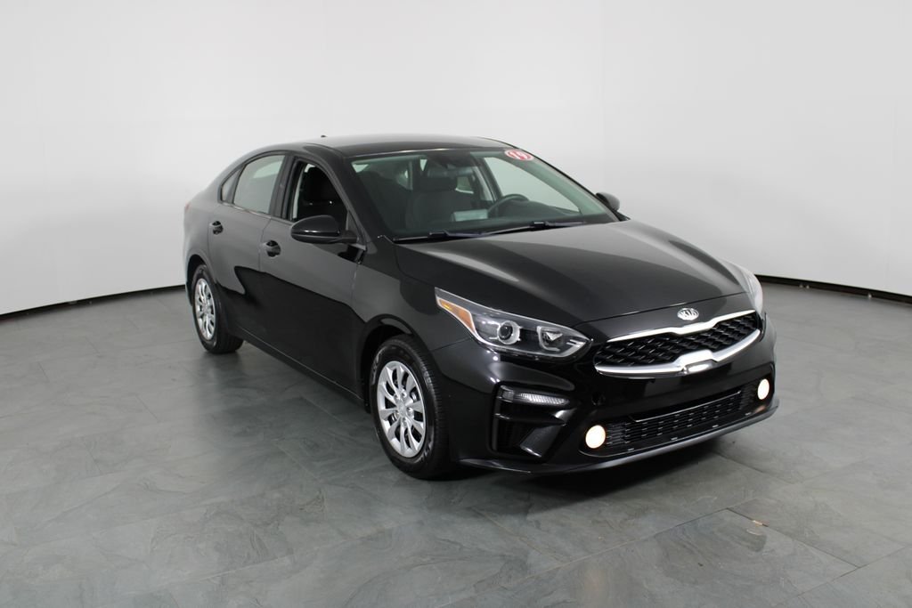 Used 2019 Black Kia FE image 3