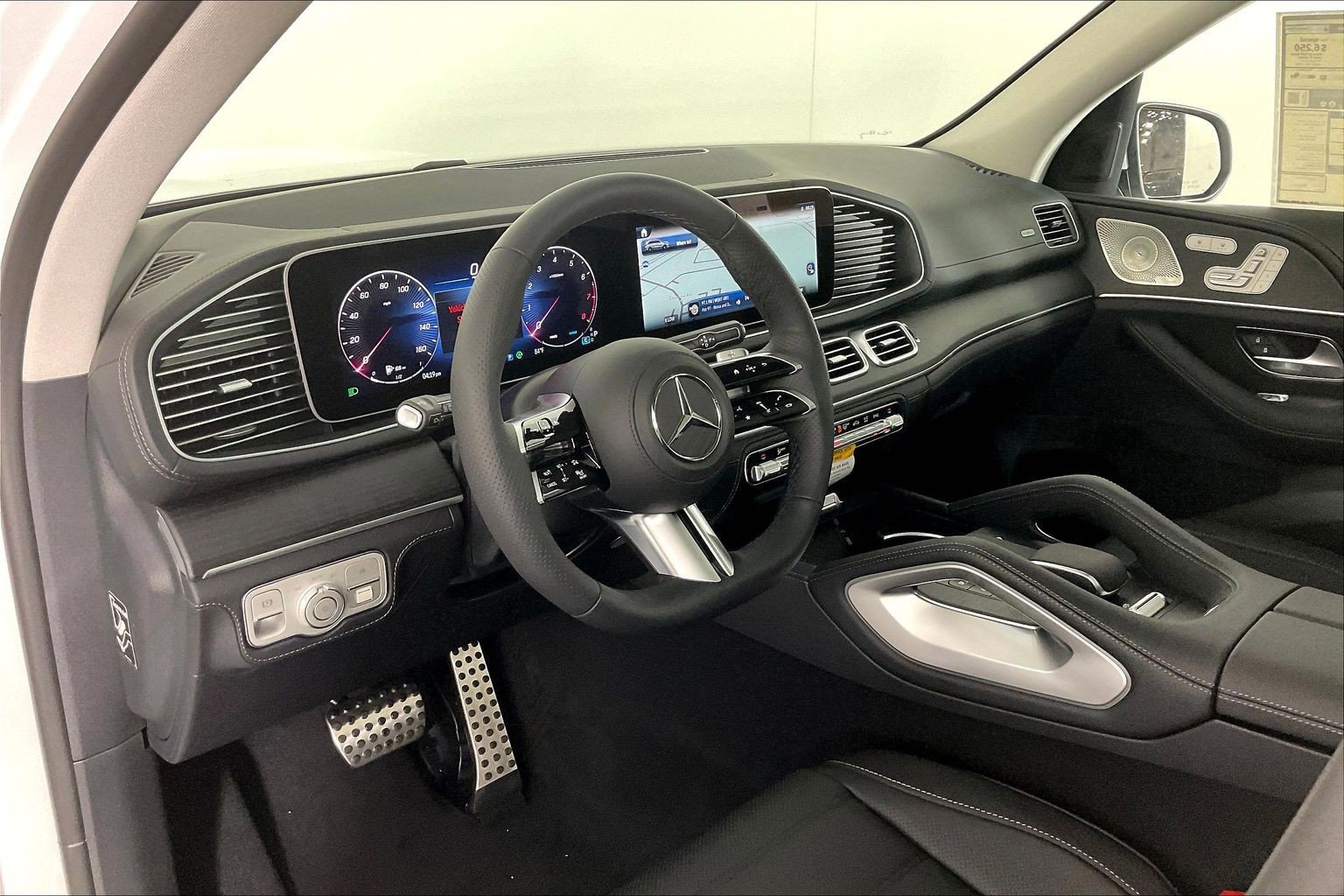 New 2026 MANUFAKTUR Moonlight White Metallic Mercedes-Benz GLS 450 image 20