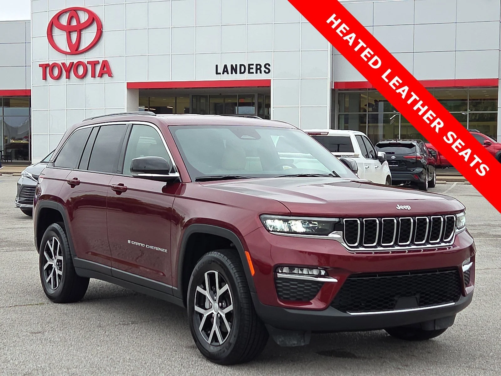 Used 2025 Velvet Red Pearlcoat Jeep Limited image 1