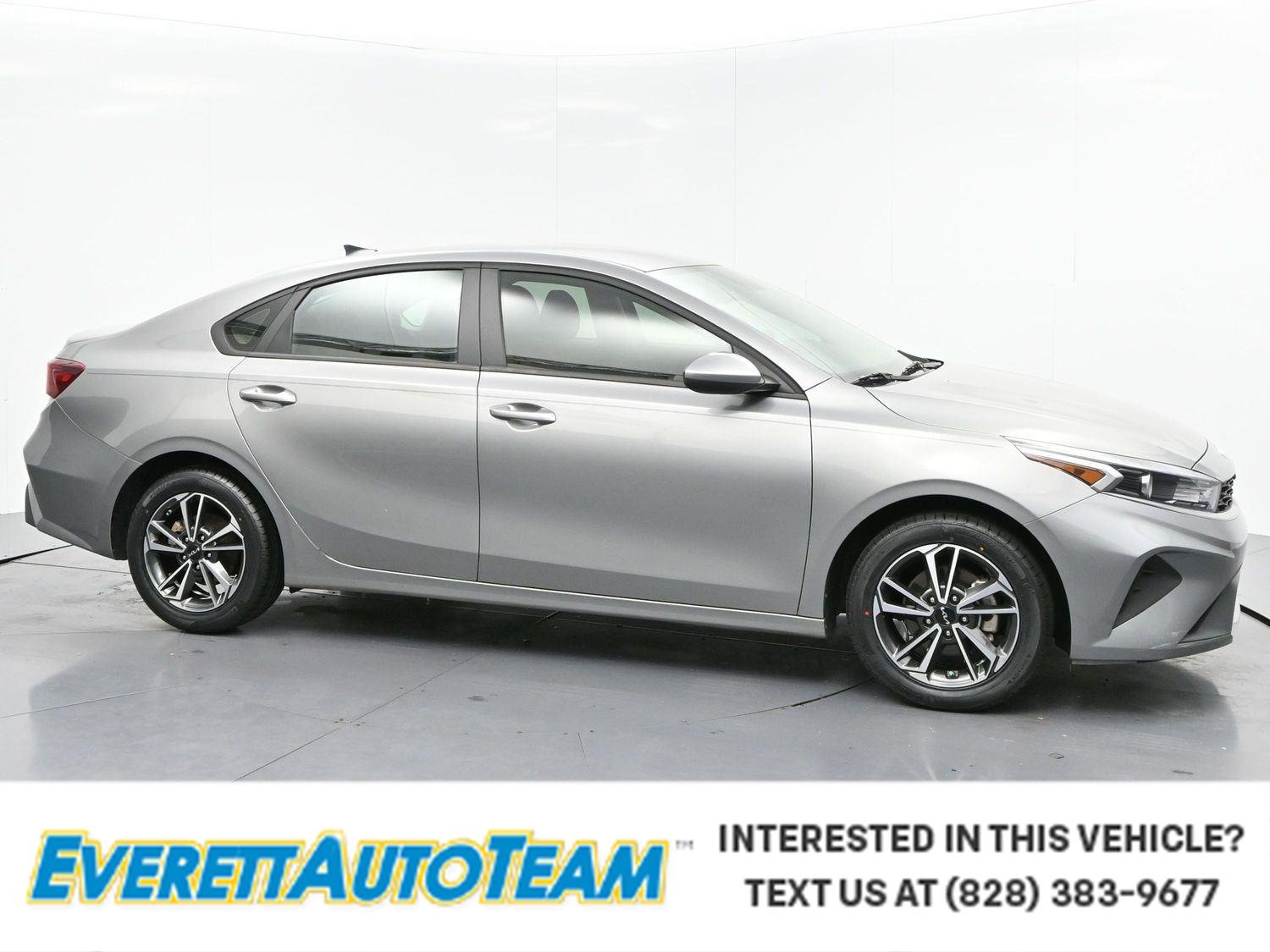 2023 Kia Forte LXS AT's photo