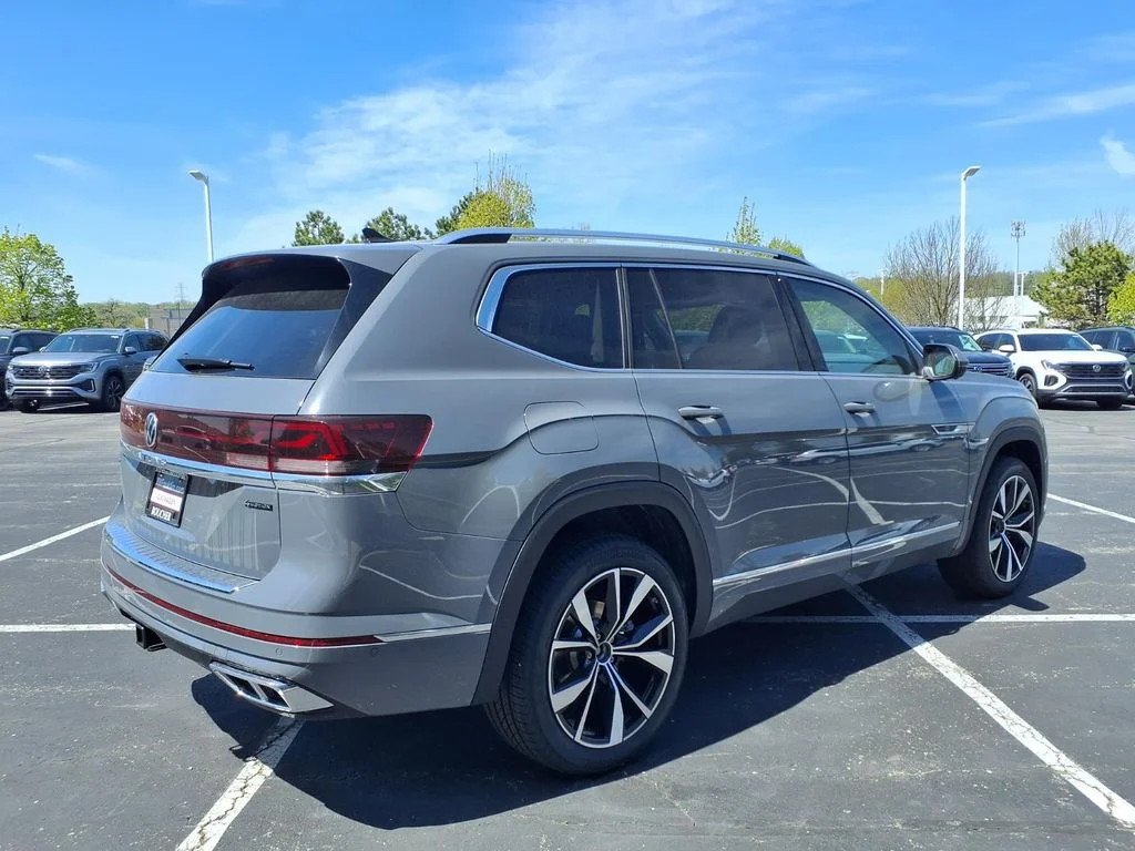 New 2026 Pure Gray Volkswagen 2.0T SEL Premium R-Line image 2