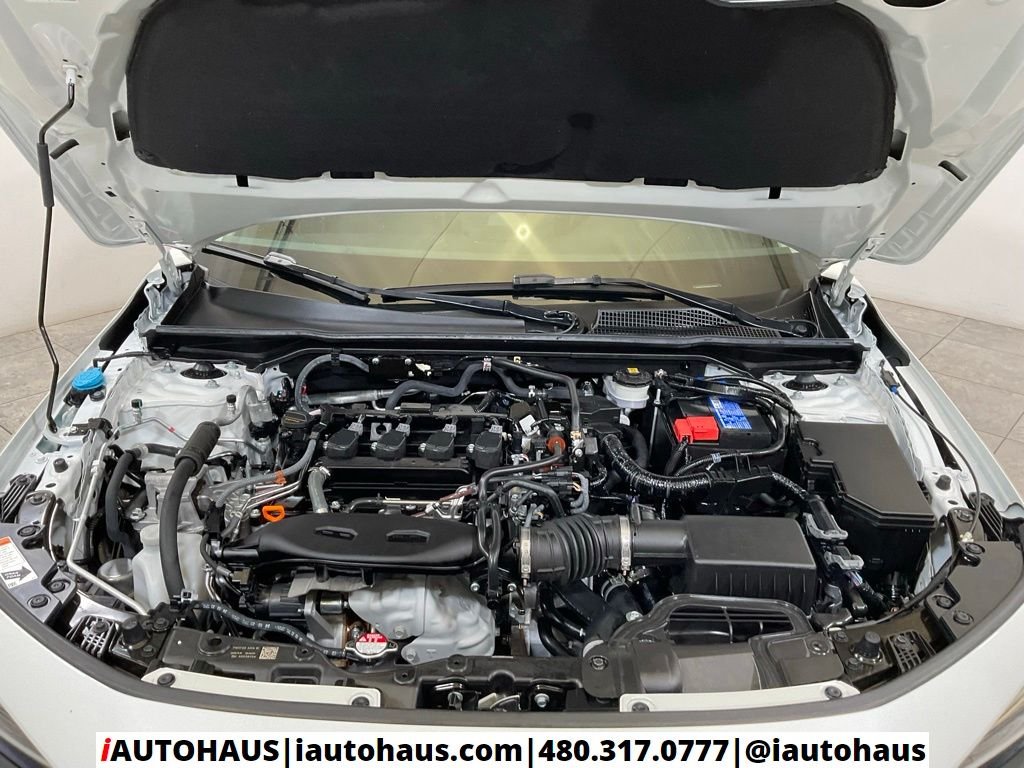 Used 2024 White Honda Touring image 11