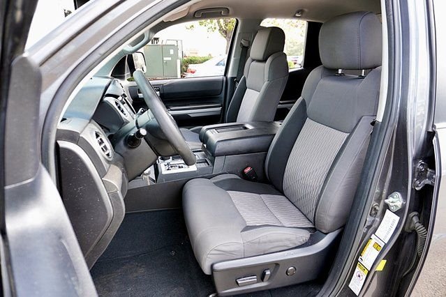 Used 2014  Toyota SR5 image 13