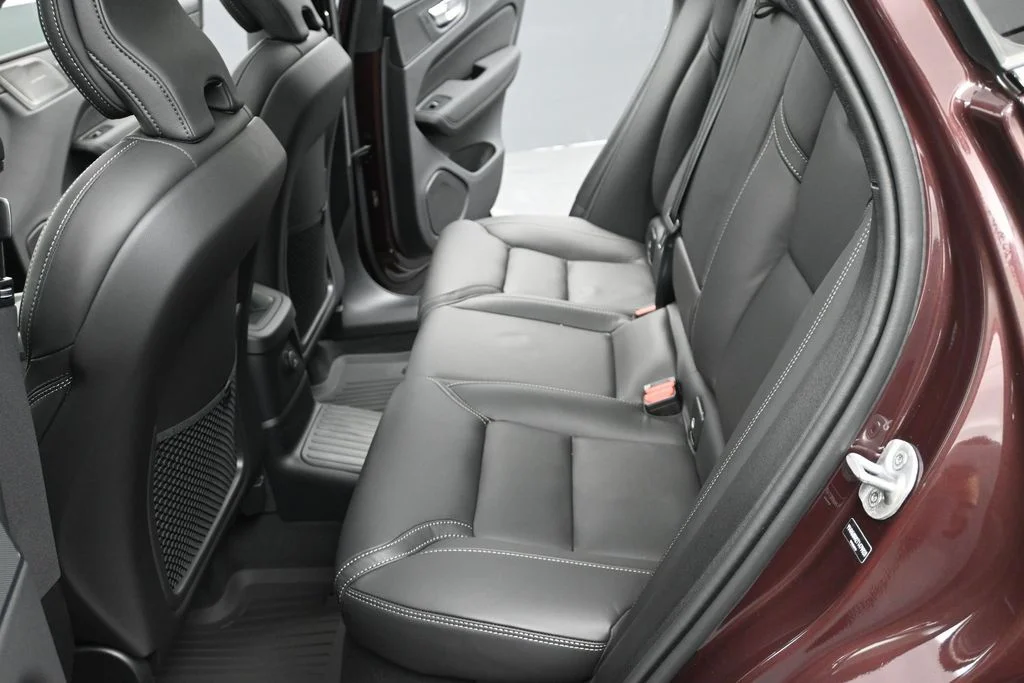 New 2026 Mulberry Red Volvo T8 Ultra image 13