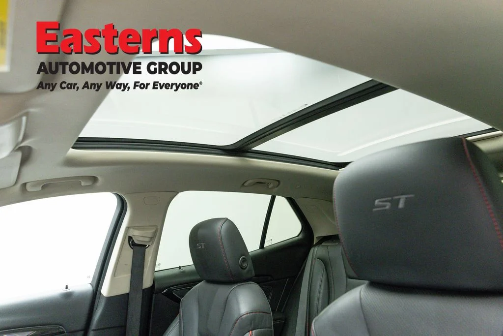Used 2023 White Buick Essence image 35