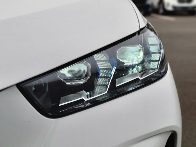 New 2026 White BMW xDrive40i image 9