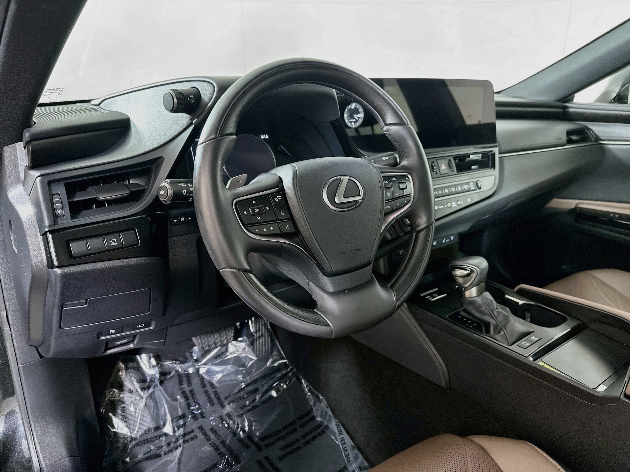 Used 2025 Caviar Lexus ES 300h Luxury image 9