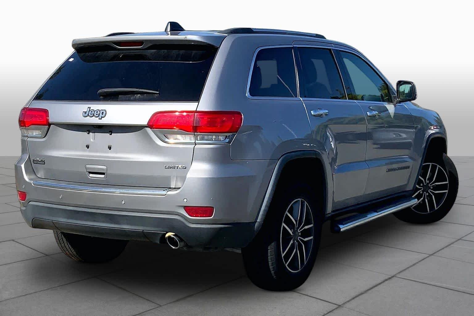 Used 2019 Billet Silver Metallic Clear Coat Jeep Limited image 13