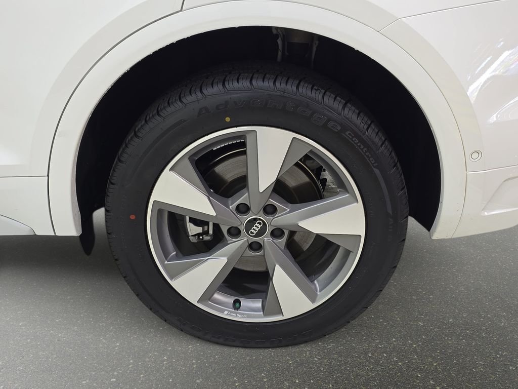Used 2023 White Audi 40 Prestige image 37