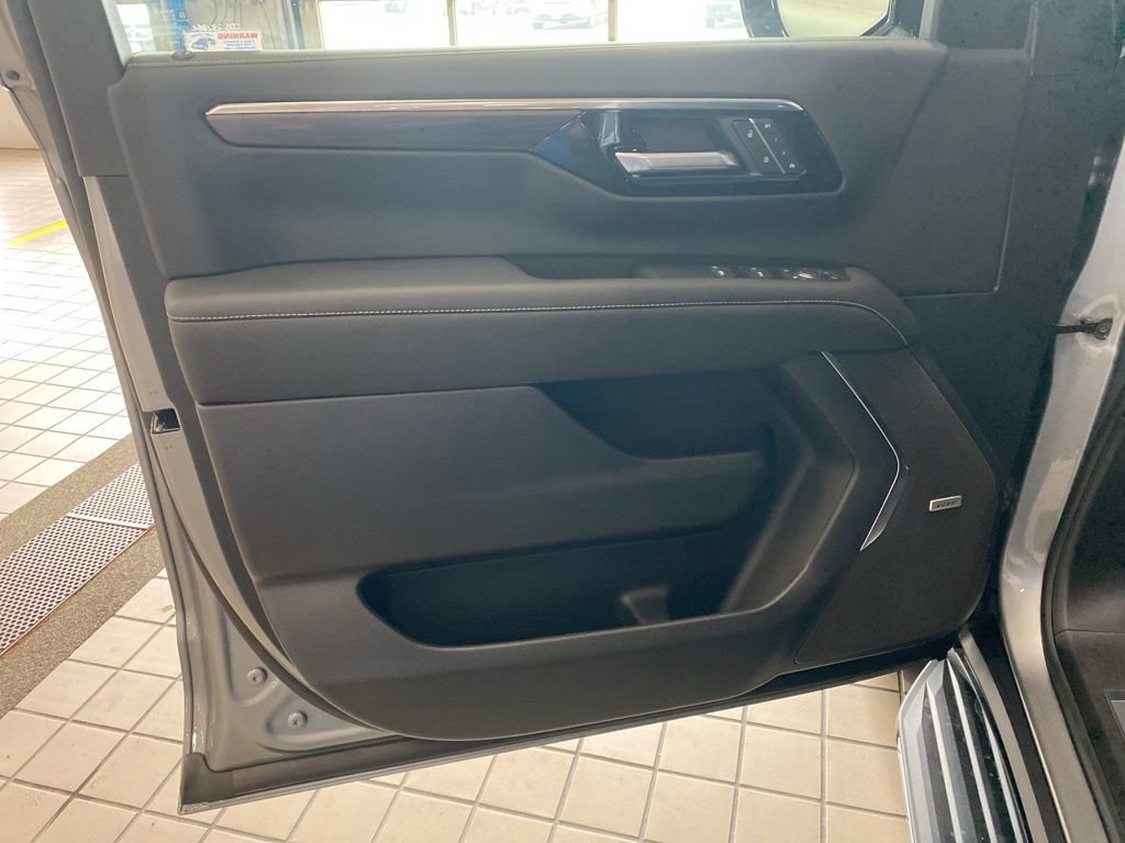 2026 Chevrolet Tahoe Premier - Photo 9