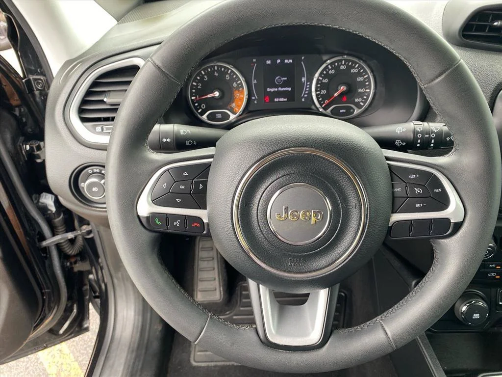 Used 2018 Black Jeep Latitude image 10