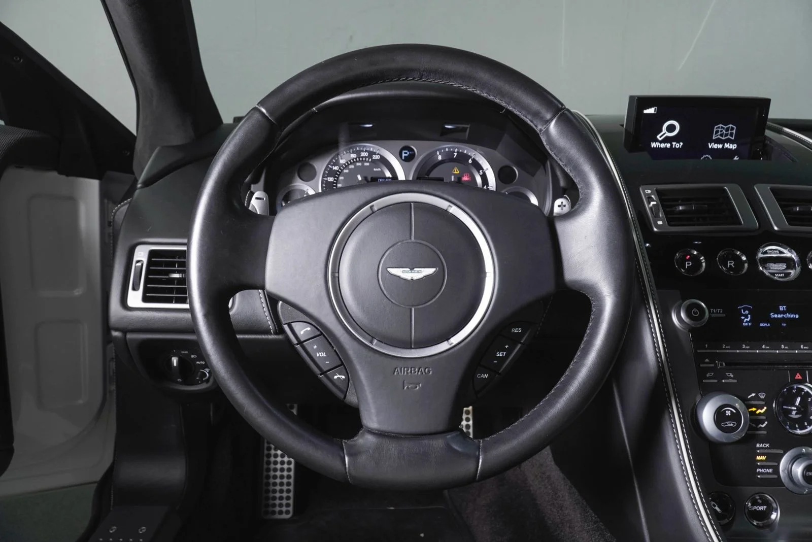 Used 2015 White Aston Martin  image 11
