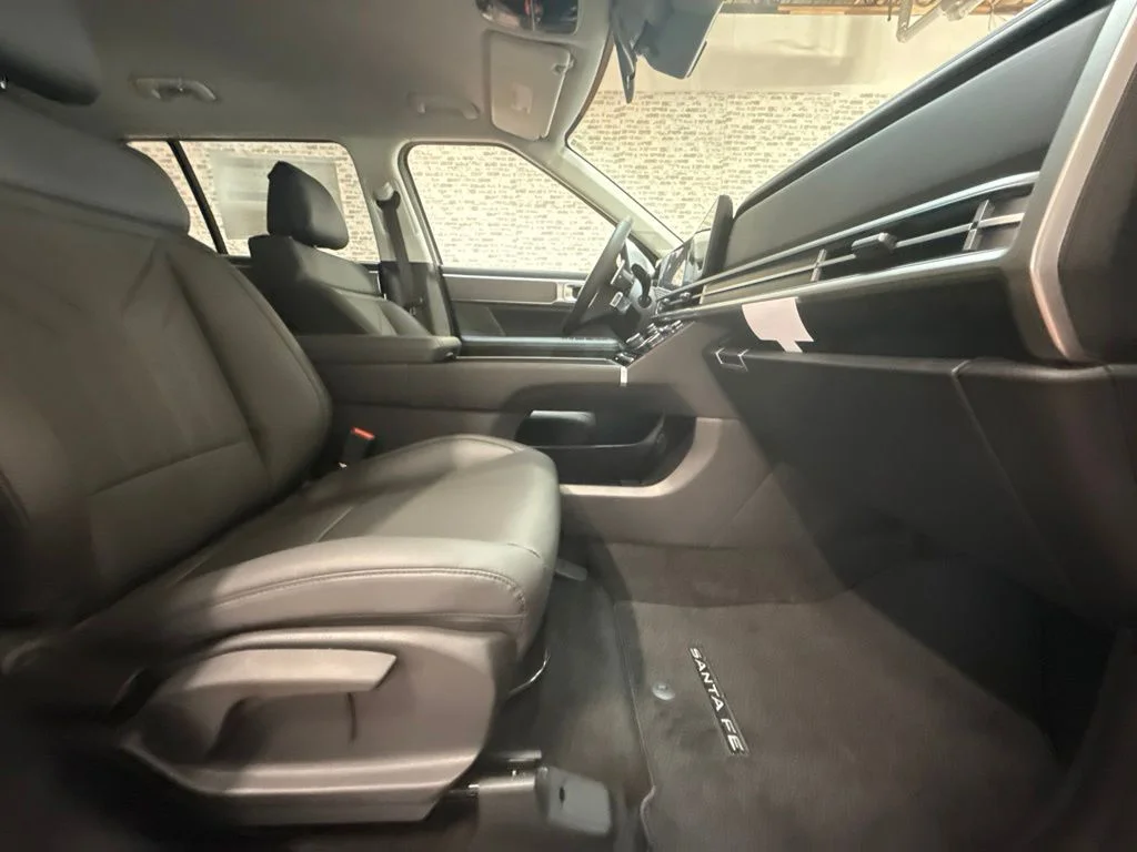 New 2027 Shimmering Silver Hyundai SEL image 12