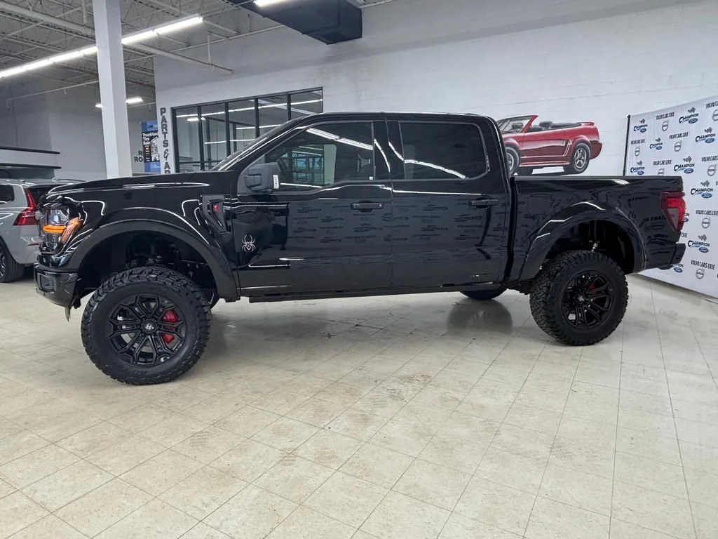 New 2026 Agate Black Metallic Ford XLT image 4