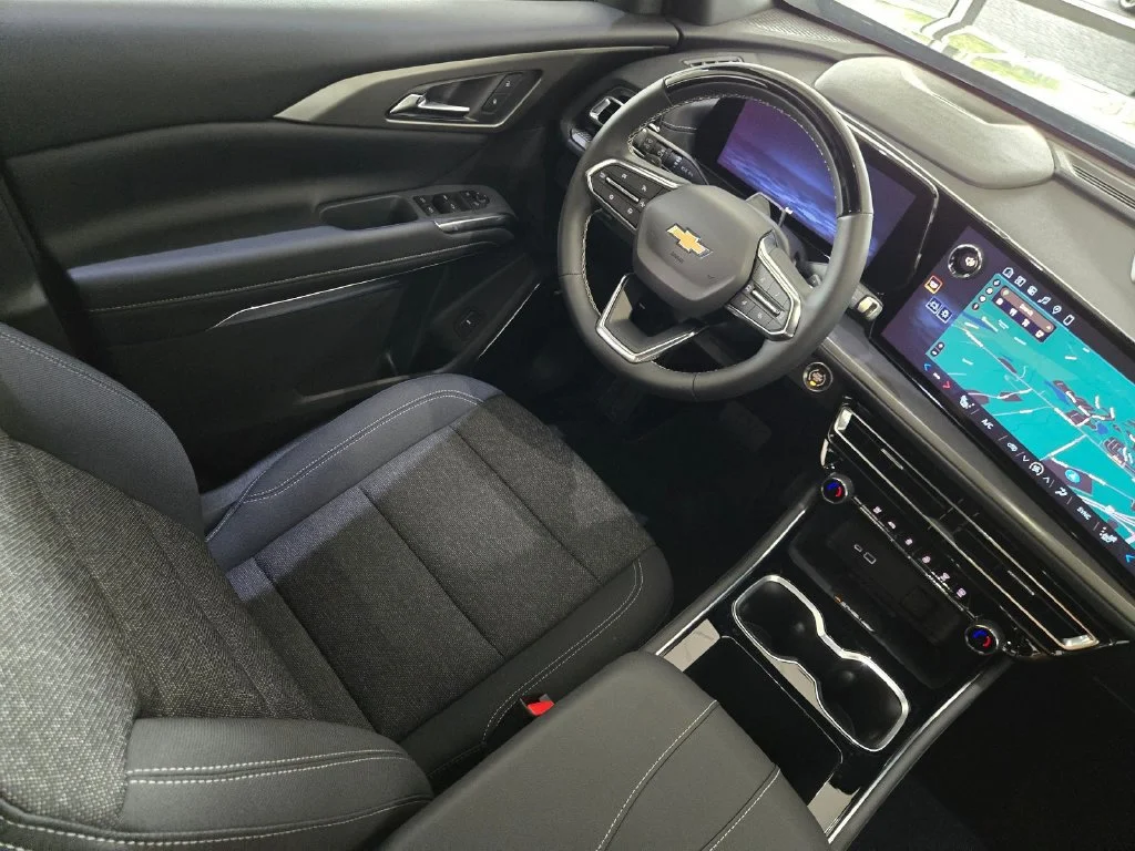 2027 Chevrolet Traverse LT - Photo 20