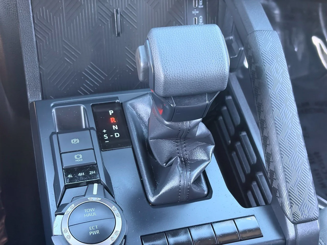 Used 2024 Ice Toyota SR5 image 23