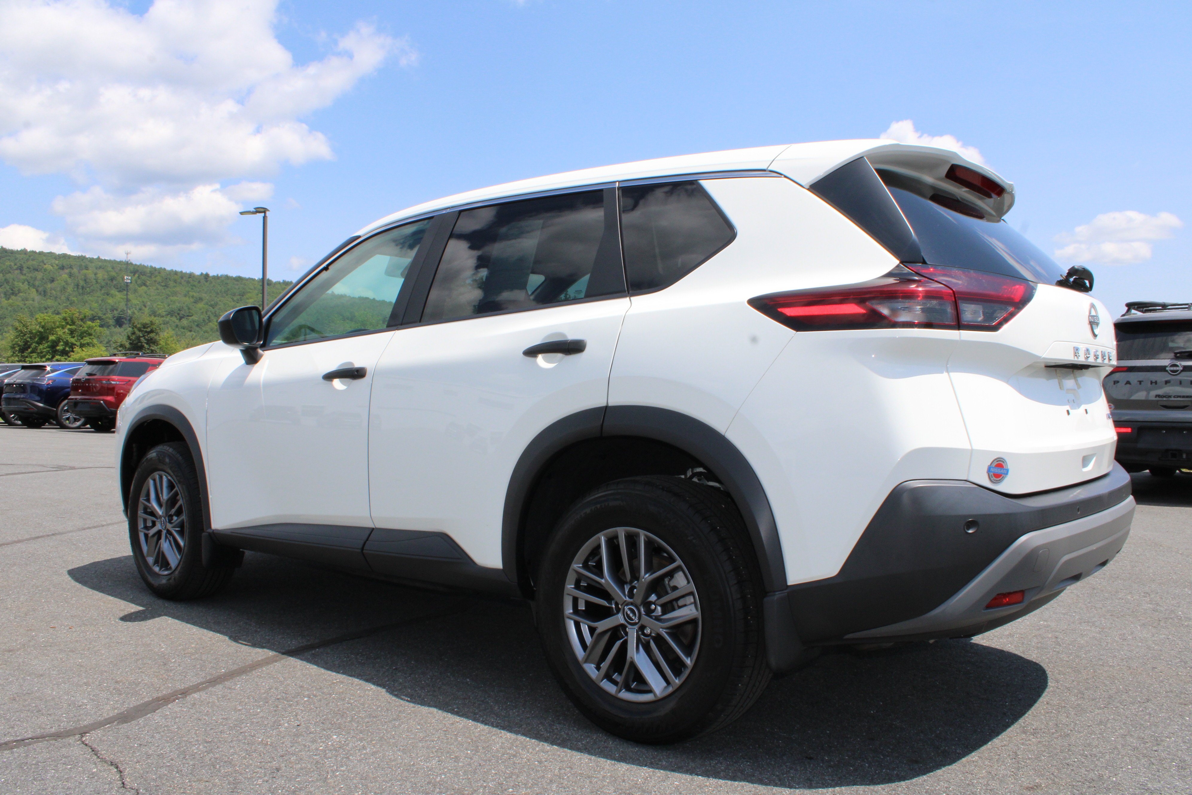 Used 2023 Glacier White Nissan S image 12