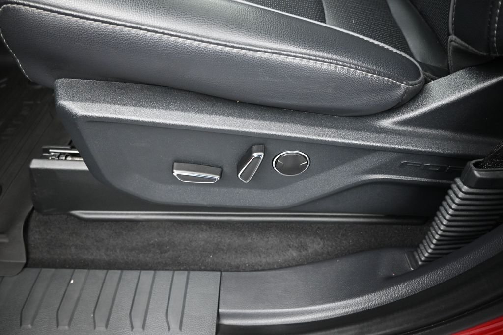 Used 2025 Red Ford Lariat image 19