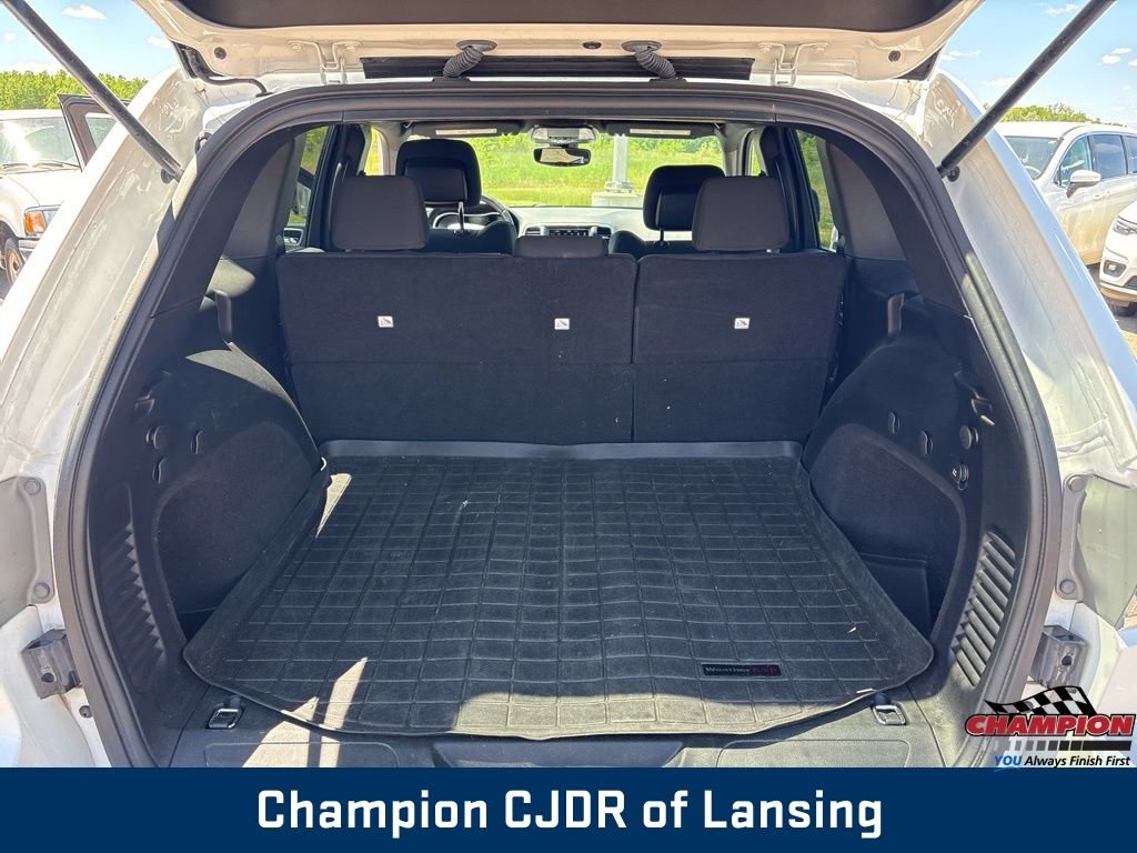 Used 2018 Bright White Clearcoat Jeep Laredo E image 17