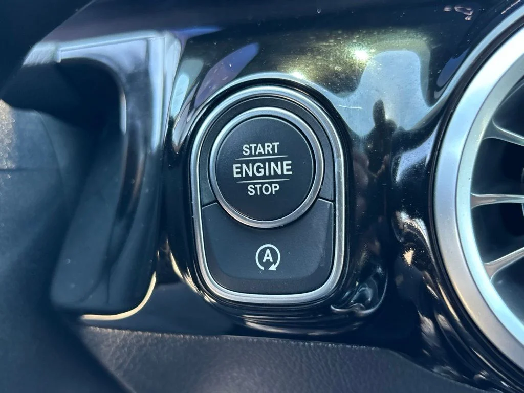 Used 2025 Black Mercedes-Benz GLA 250 image 16
