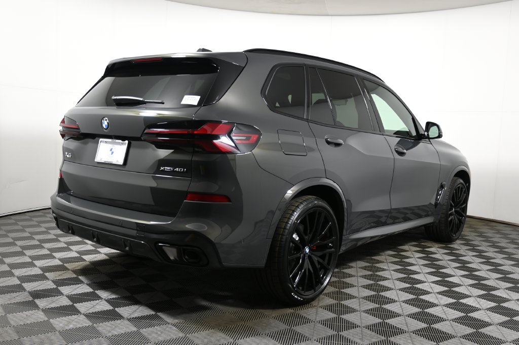 Used 2026 Gray Metallic BMW xDrive40i image 7