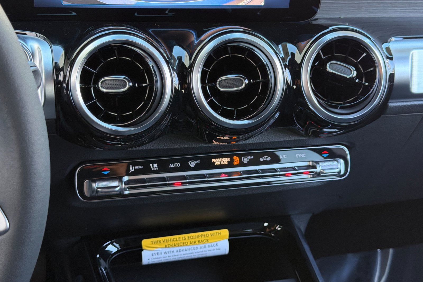 New 2026 Night Black Mercedes-Benz GLB 250 image 17