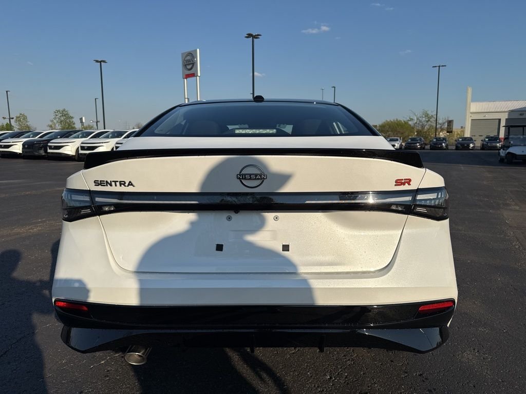 New 2026 Aspen White TriCoat / Super Black Two-tone Nissan SR image 4