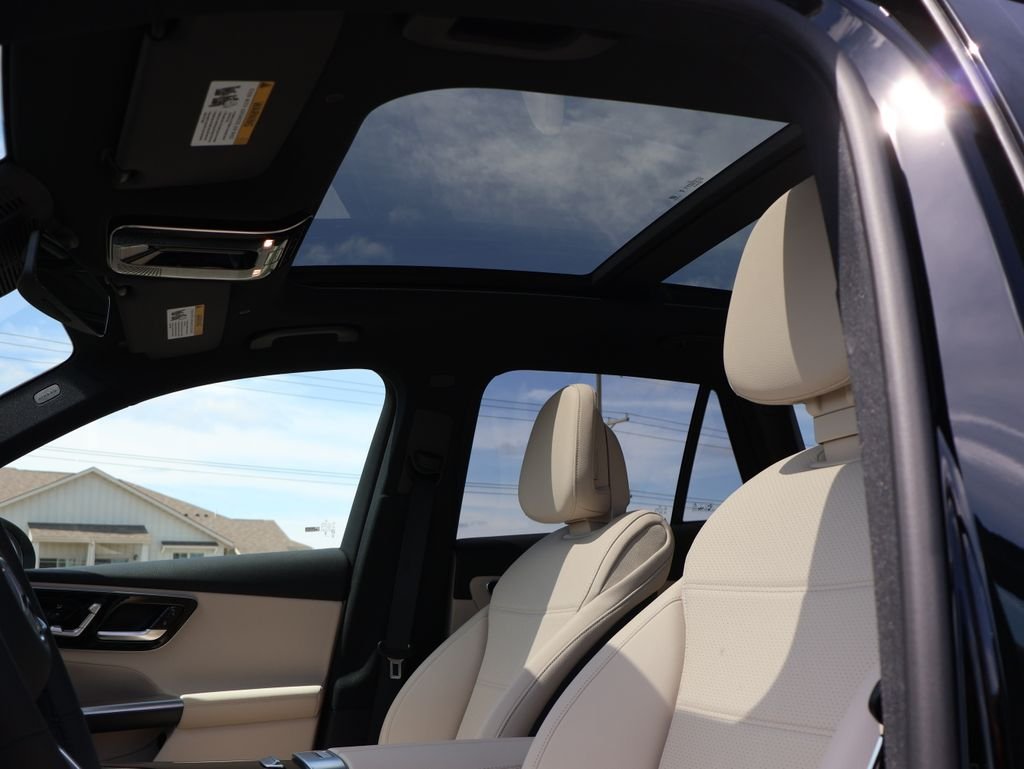New 2026 Black Mercedes-Benz GLC 300 image 41