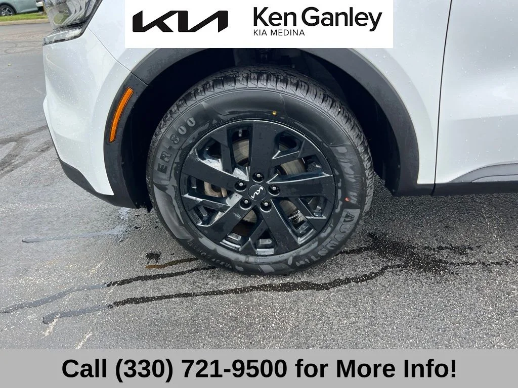 Certified Used 2022 White Kia S image 16
