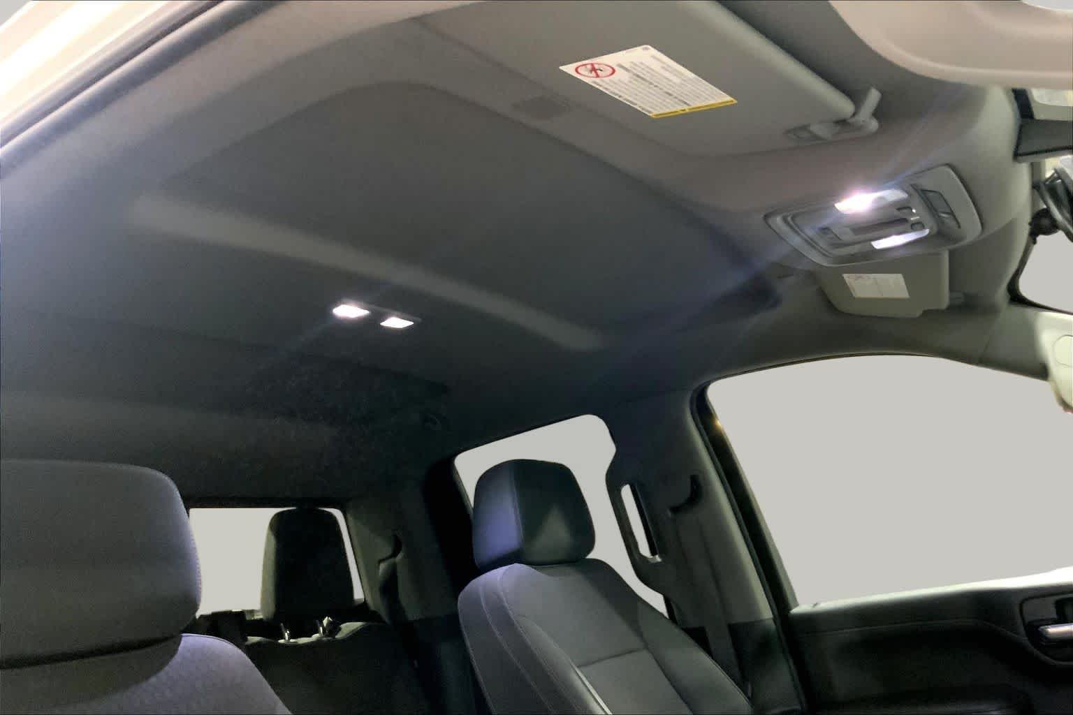 Used 2022 Summit White GMC SLE image 14