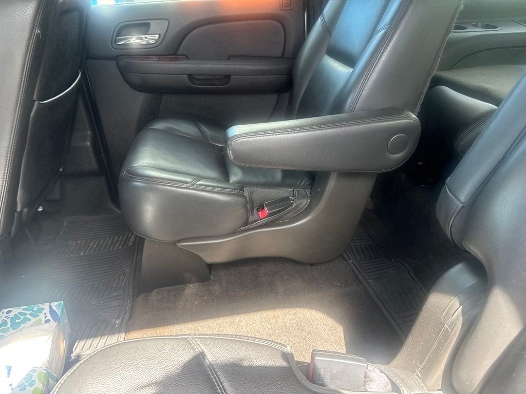 Used 2014 Silver Chevrolet LTZ image 13