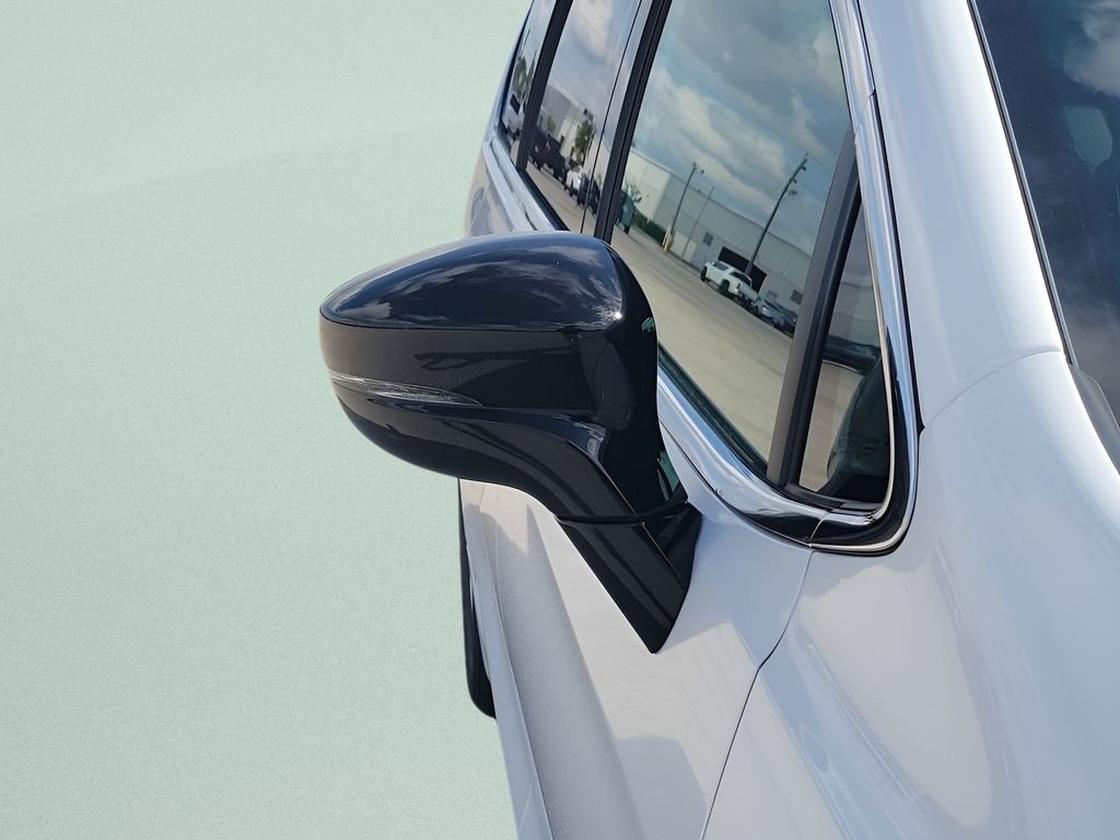 New 2026 Bright White Clear-Coat Exterior Paint Chrysler LX image 21